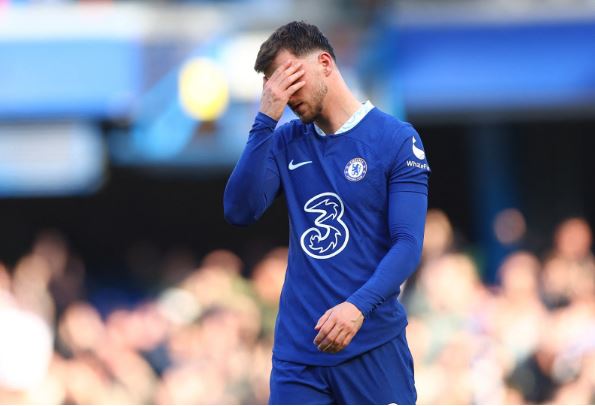 Chelsea trượt dài khủng hoảng