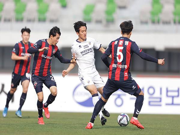 Nhân định tỷ lệ Suwon FC vs Ulsan Hyundai (14h30 ngày 6/6)