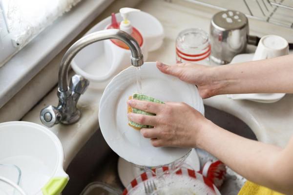 Nằm mơ thấy rửa bát