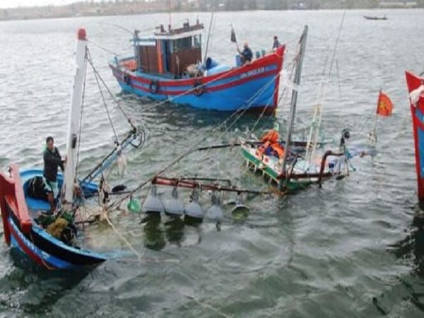 Giải mã ý nghĩa giấc mộng thấy đắm thuyền trong ao