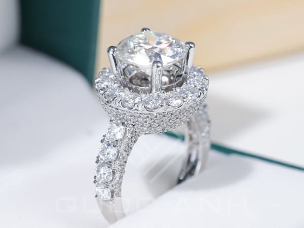 Nếu nhìn thấy mua nhẫn kim cương