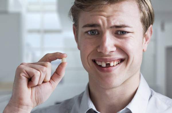 Dự báo vận hạn hay may mắn khi nhìn thấy rụng răng?