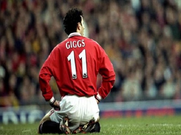 Ryan Giggs là cầu thủ mang áo số 11- 1 ngôi sao chạy cánh của Manchester United