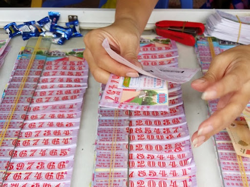Cập nhật nhanh trúng vé số 2 tỷ đóng thuế bao nhiêu?