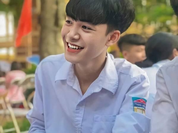 Mộng mị thấy anh trai đang cười nói vui vẻ với mình