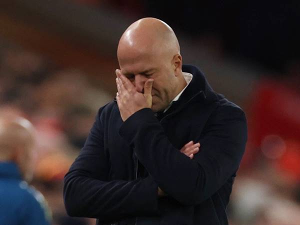 Tin Liverpool: Áp lực đang đè nặng lên vai HLV Arne Slot