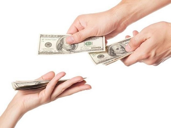 Giải mã nằm mơ thấy người khác cho tiền đánh con gì, số mấy may mắn?